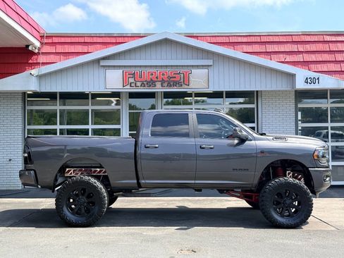 Used 2021 RAM 2500 Big Horn w/ Night Edition AWD/4WD image 2
