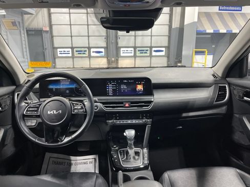 Used 2024 Kia Seltos EX AWD/4WD image 34