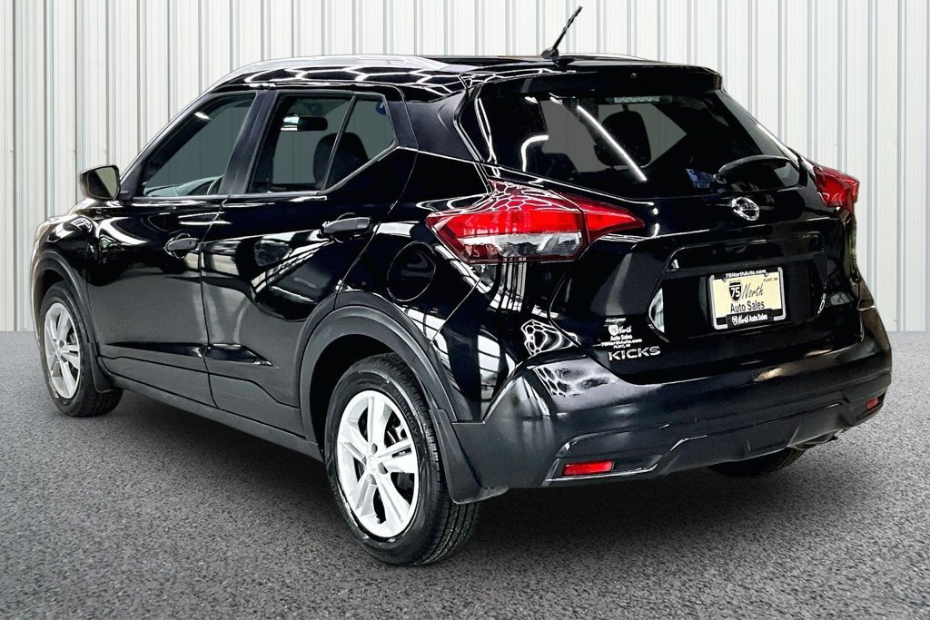 Used 2019 Nissan Kicks S FWD image 4