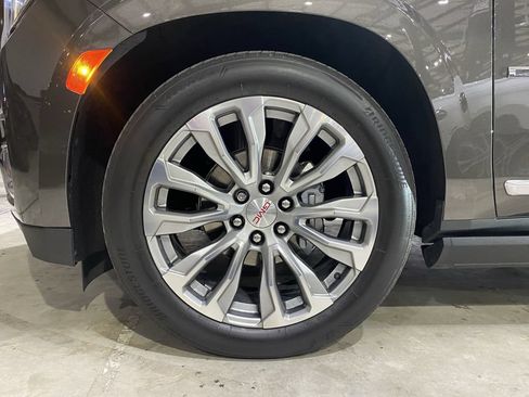 Used 2021 GMC Yukon Denali w/ Denali Ultimate Package RWD image 23
