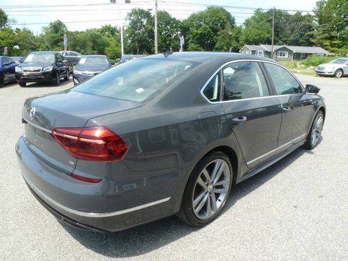 Used 2017 Volkswagen Passat 1.8T R-Line FWD image 8