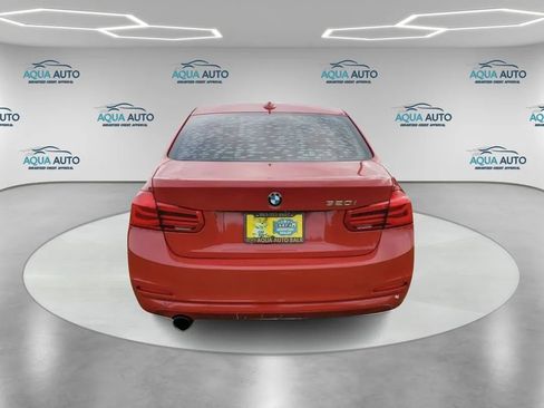 Used 2018 BMW 320i Sedan RWD image 4
