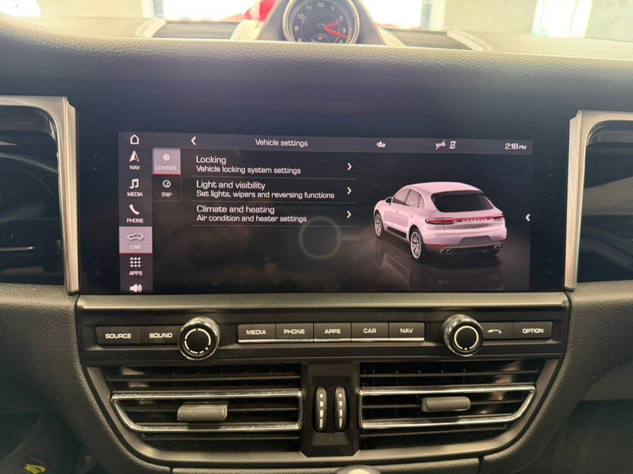 Used 2021 Porsche Macan S AWD/4WD image 34