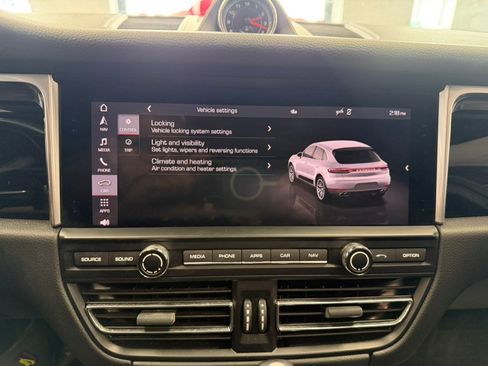 Used 2021 Porsche Macan S AWD/4WD image 34