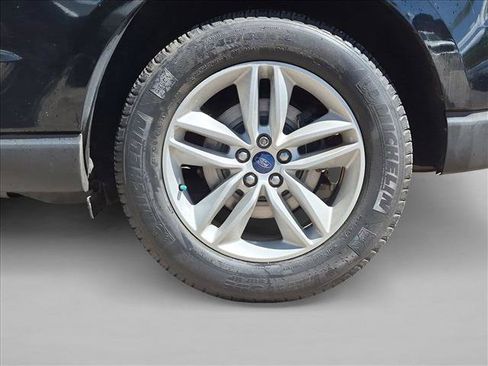 Used 2018 Ford Edge SEL w/ Canadian Touring Package AWD/4WD image 9
