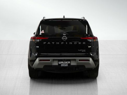 Used 2022 Nissan Pathfinder Platinum w/ Cargo Package image 4