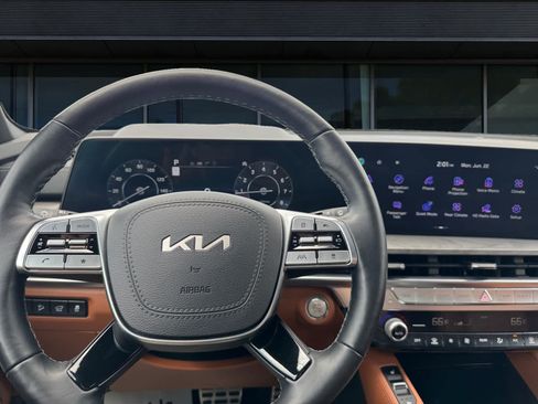 Used 2024 Kia Telluride SX X-Pro AWD/4WD image 4