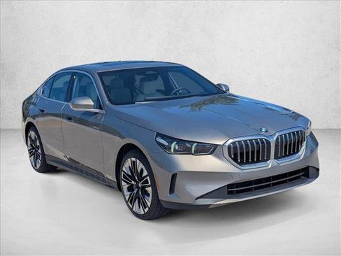 Used 2026 BMW 530i w/ Premium Package RWD image 6