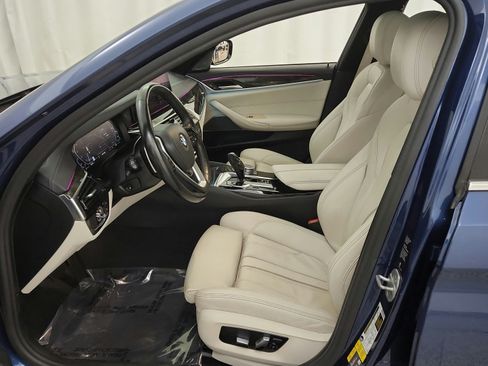 Used 2021 BMW 530e xDrive w/ Premium Package AWD/4WD image 18