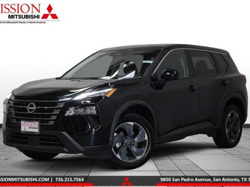 Used 2025 Nissan Rogue SV image 1