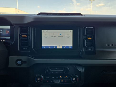Used 2023 Ford Bronco Badlands w/ Sasquatch Package AWD/4WD image 26