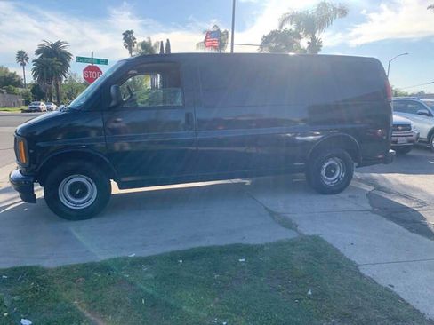 Used 2000 Chevrolet Express 1500 RWD image 7