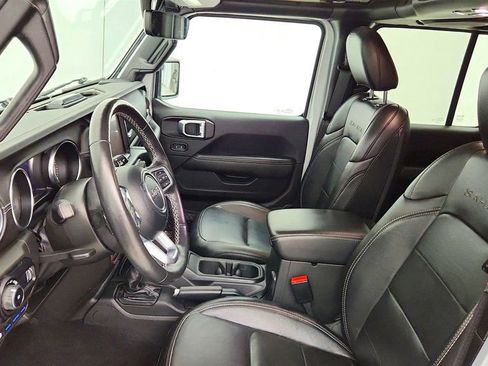 Used 2023 Jeep Wrangler Unlimited Sahara w/ Cold Weather Group AWD/4WD image 20