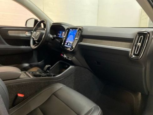 Used 2025 Volvo XC40 B5 Core AWD/4WD image 84