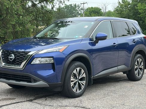 Certified 2023 Nissan Rogue SV image 2