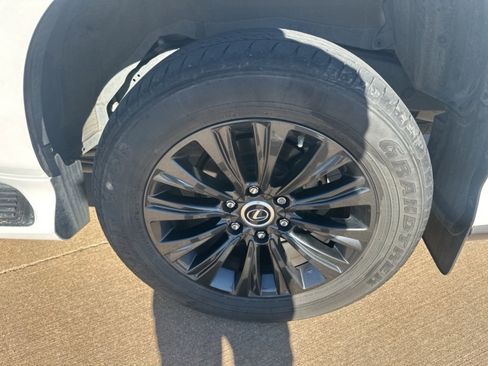 Used 2023 Lexus GX 460 Premium image 10
