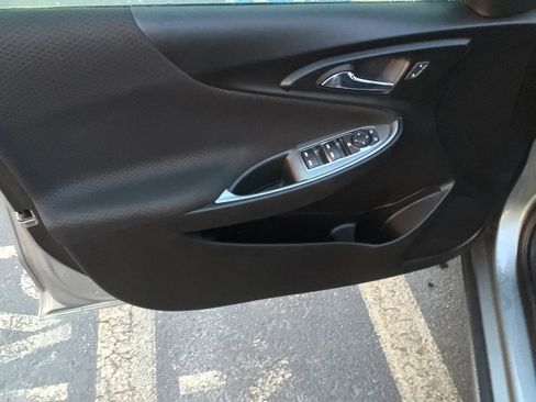 Used 2024 Chevrolet Malibu LT image 9