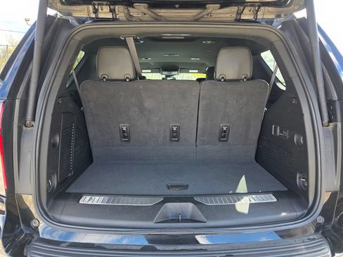 Used 2024 Chevrolet Tahoe Premier AWD/4WD image 30