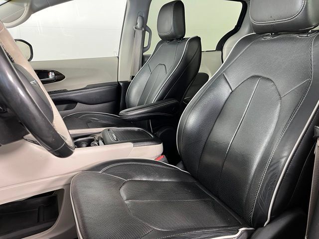 Used 2021 Chrysler Pacifica Limited FWD image 17