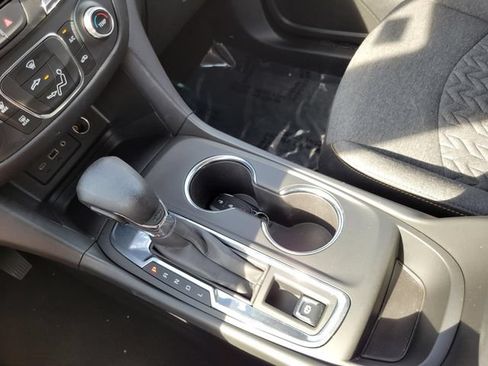 Used 2022 Chevrolet Equinox LT w/ LPO, Floor Liner Package FWD image 23