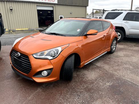 Used 2015 Hyundai Veloster Turbo w/ Option Group 04 image 2