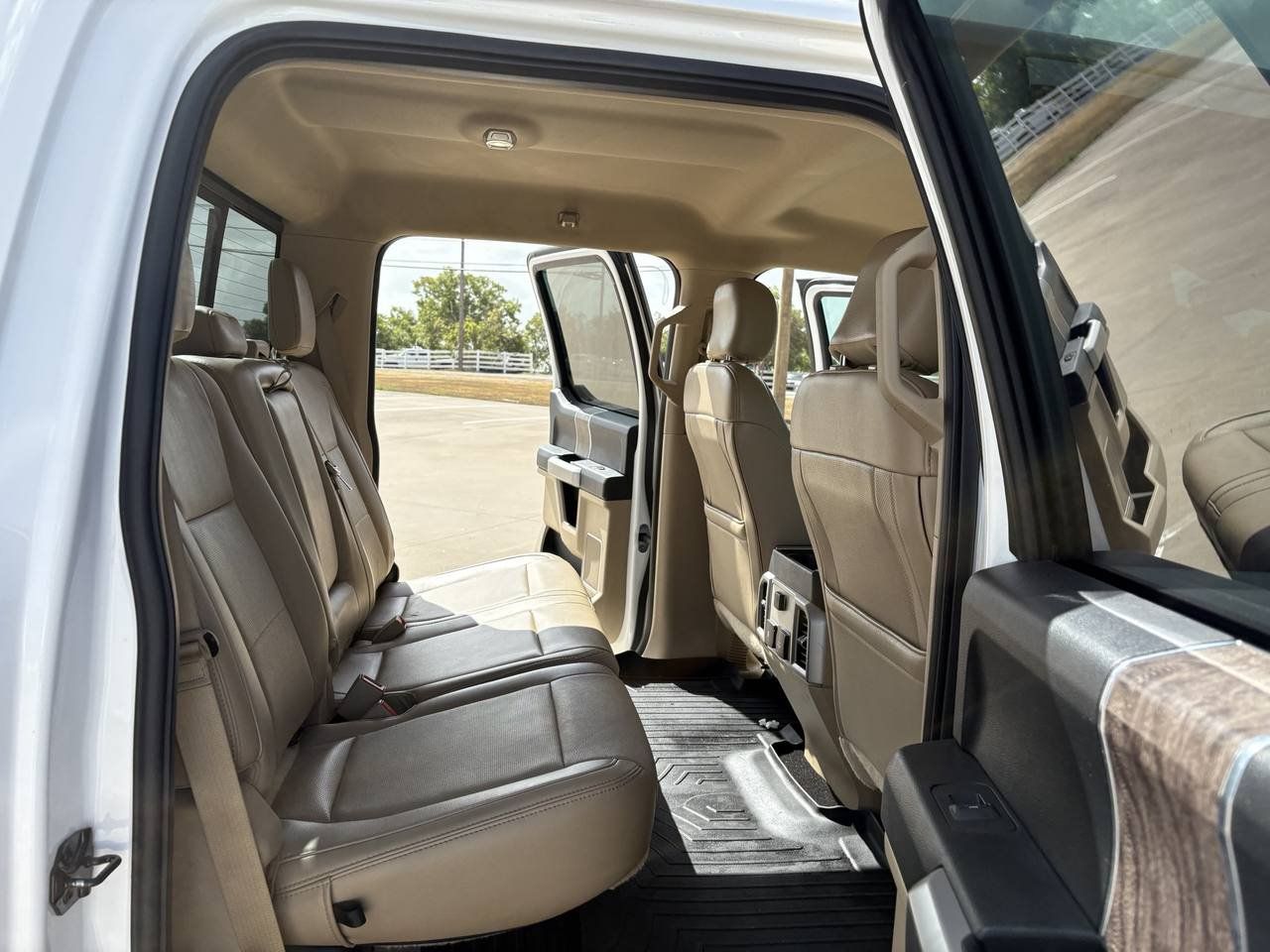 Used 2019 Ford F450 Lariat w/ Lariat Ultimate Package AWD/4WD image 10