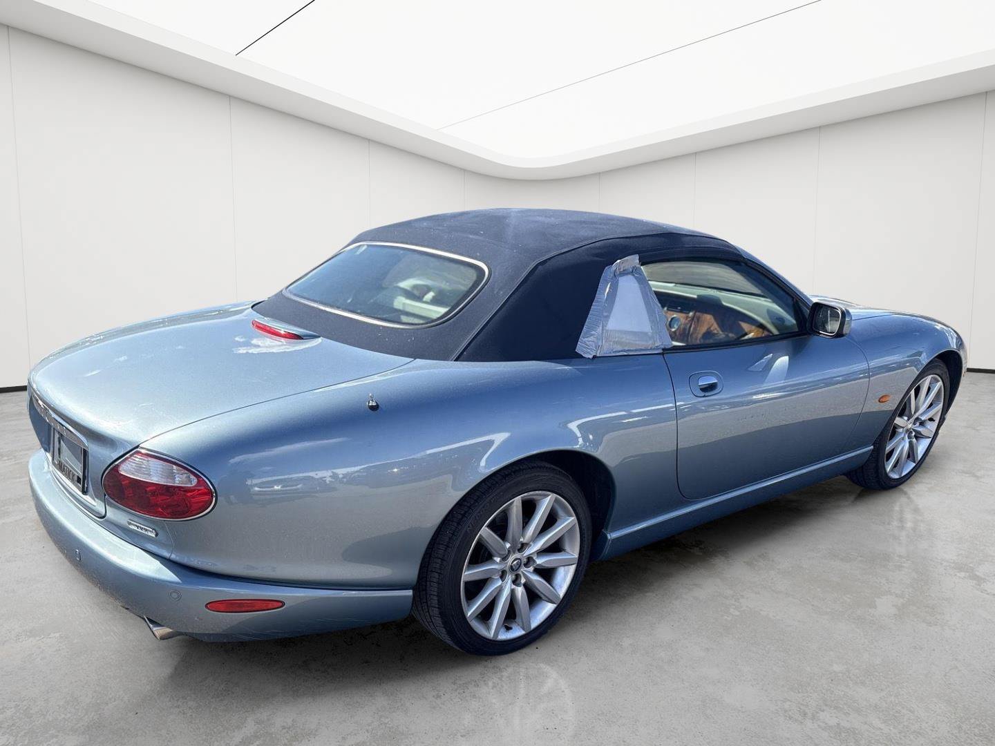 Used 2005 Jaguar XK8 Convertible RWD image 4