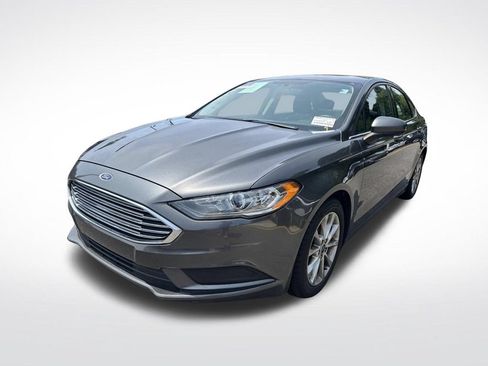 Used 2017 Ford Fusion SE w/ Fusion SE Technology Package FWD image 9