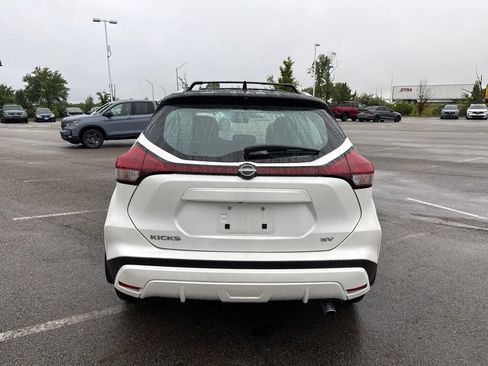 Used 2024 Nissan Kicks SV w/ Interior Electronics Package FWD image 9