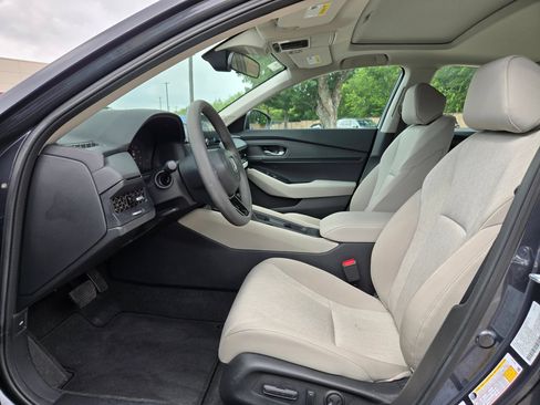 Used 2025 Honda Accord SE image 10