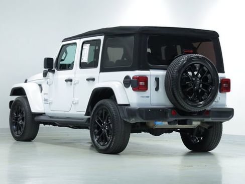 Used 2022 Jeep Wrangler Unlimited Sahara w/ Cold Weather Group image 6