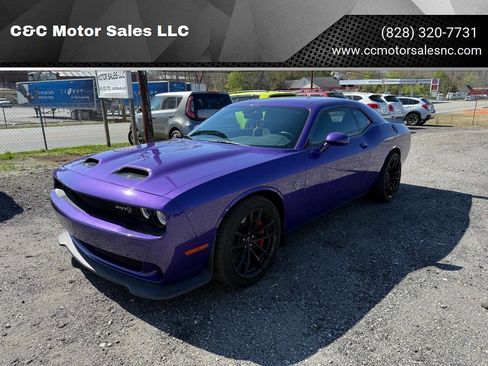Used 2023 Dodge Challenger SRT Hellcat w/ Driver Convenience Group image 1