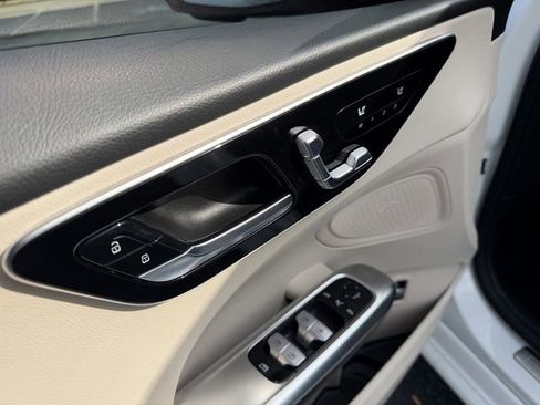 Used 2024 Mercedes-Benz C 300 Sedan image 10