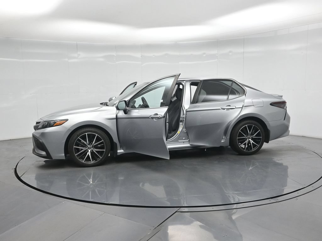 Used 2024 Toyota Camry SE w/ Convenience Package FWD image 33