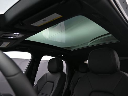 New 2026 Porsche Cayenne Coupe image 5