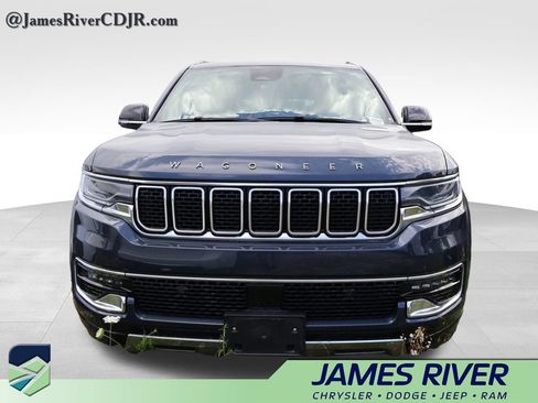 Used 2024 Jeep Wagoneer Series III AWD/4WD image 6