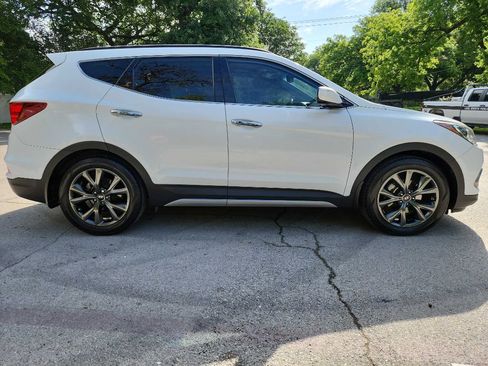 Used 2017 Hyundai Santa Fe Sport w/ Cargo Package FWD image 11