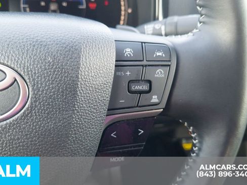 Used 2025 Toyota Camry SE image 28