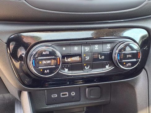 Used 2023 Buick Encore GX Essence w/ Experience Buick Package image 15