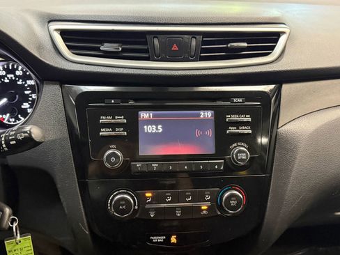 Used 2015 Nissan Rogue S AWD/4WD image 32