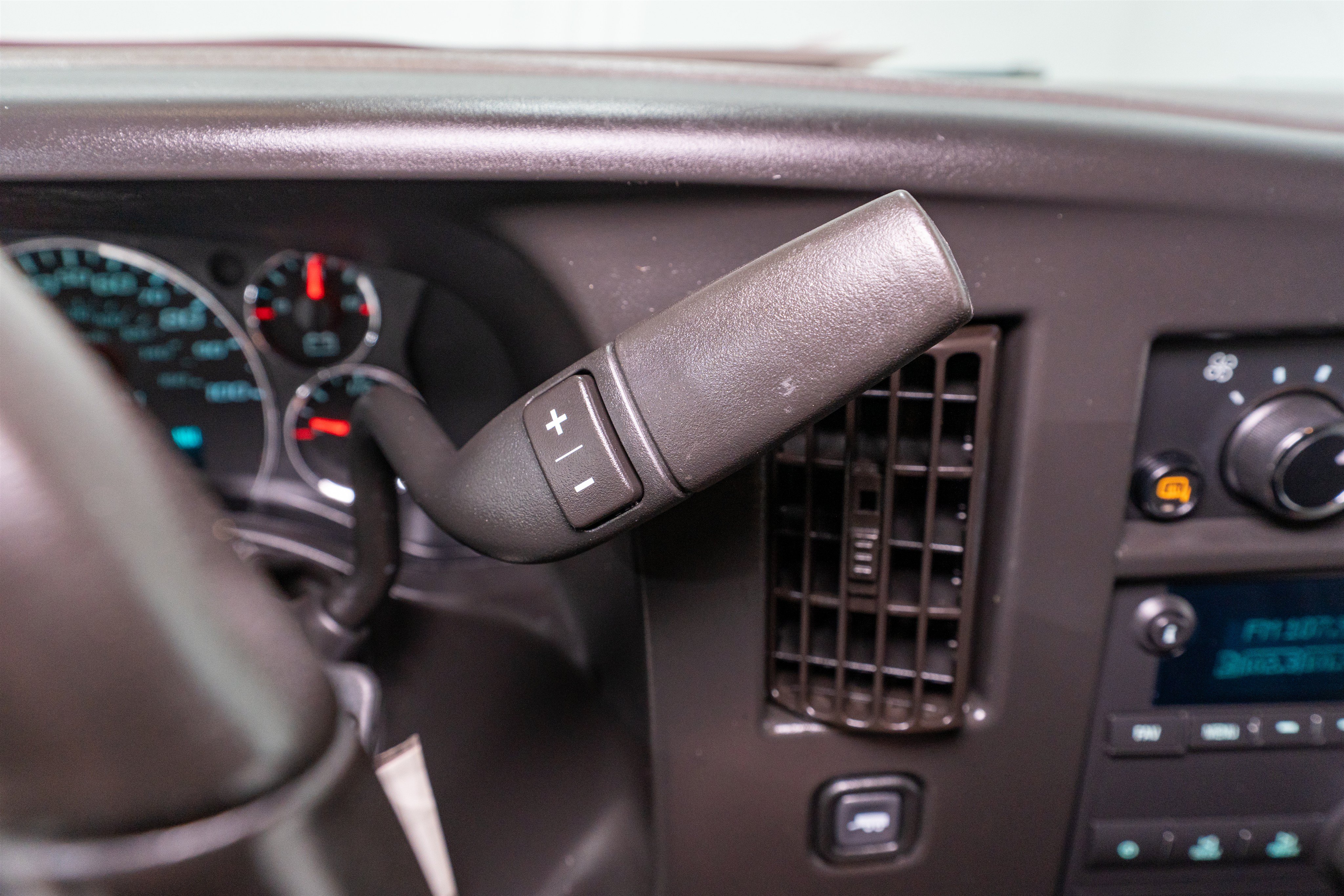 Used 2023 Chevrolet Express 2500 Extended w/ Driver Convenience Package RWD image 23