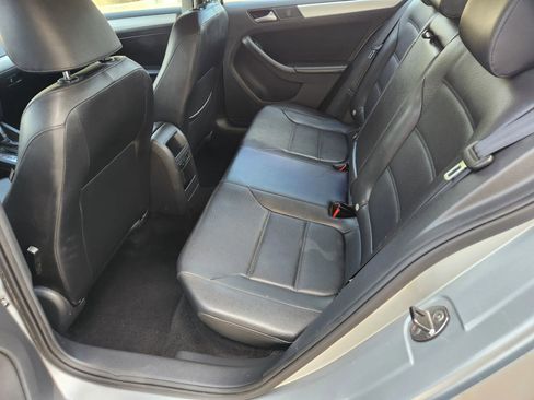Used 2014 Volkswagen Jetta SE image 16