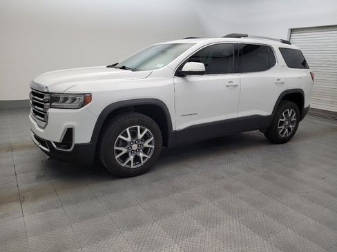 Used 2023 GMC Acadia SLT FWD image 2
