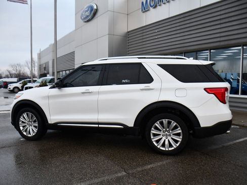 Used 2023 Ford Explorer Limited w/ Limited Technology Package image 3