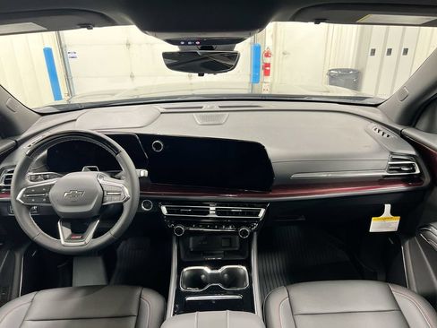 New 2026 Chevrolet Traverse Z71 w/ Enhanced Driving Package AWD/4WD image 10