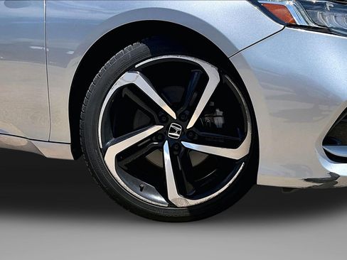 Used 2019 Honda Accord Sport image 9