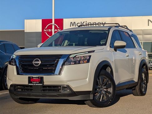 Certified 2023 Nissan Pathfinder SV image 2