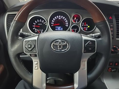 Used 2016 Toyota Sequoia Platinum image 19