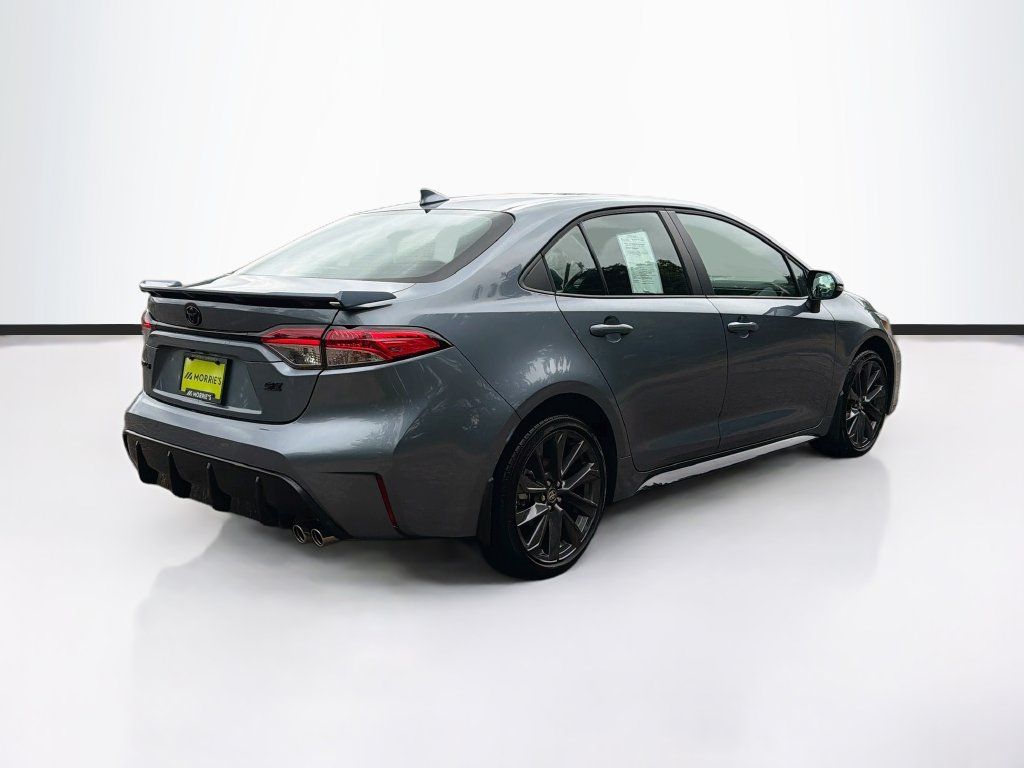 Used 2026 Toyota Corolla SE w/ SE Package FWD image 5