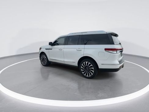 Certified 2024 Lincoln Navigator Black Label AWD/4WD image 5